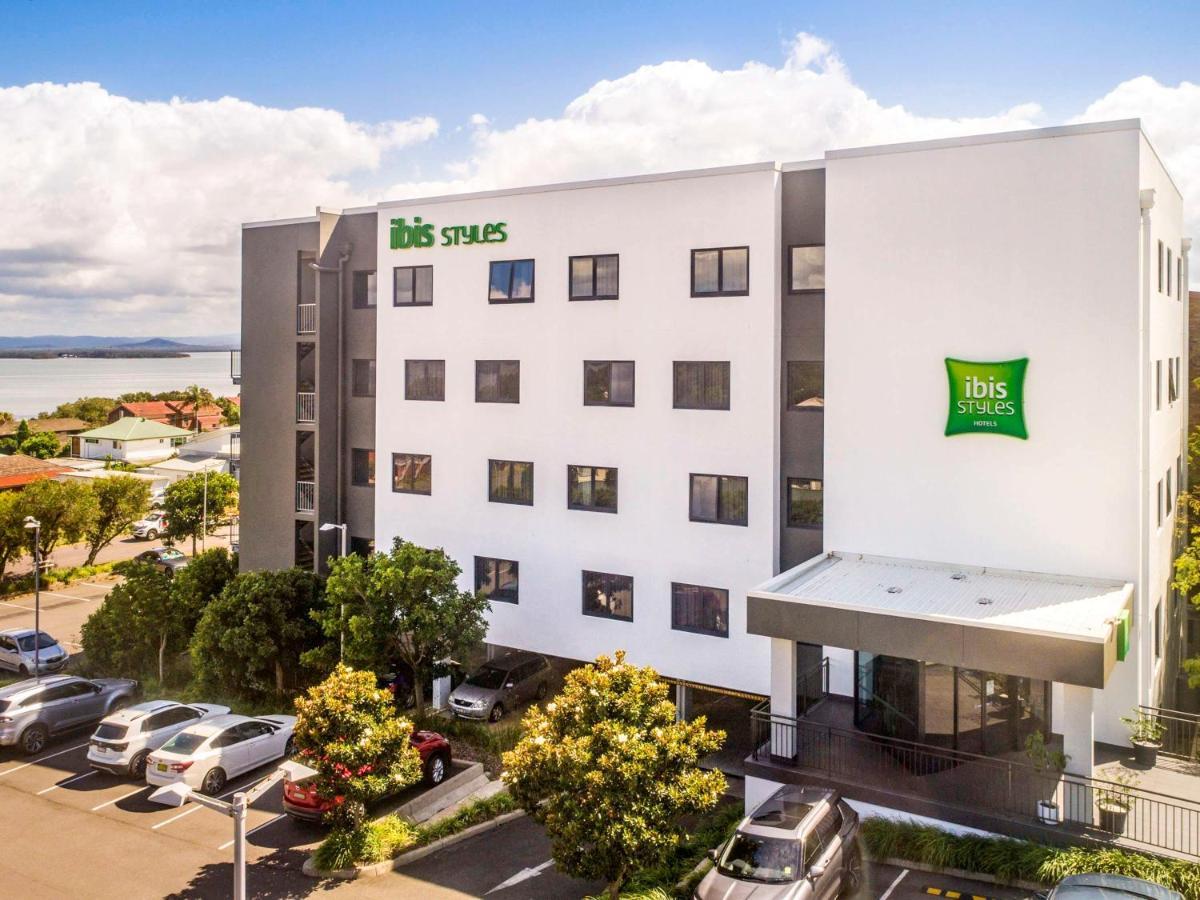 Ibis Styles The Entrance Hotel Exterior photo