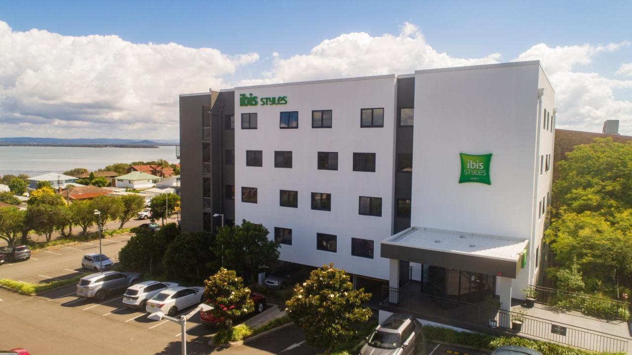 Ibis Styles The Entrance Hotel Exterior photo